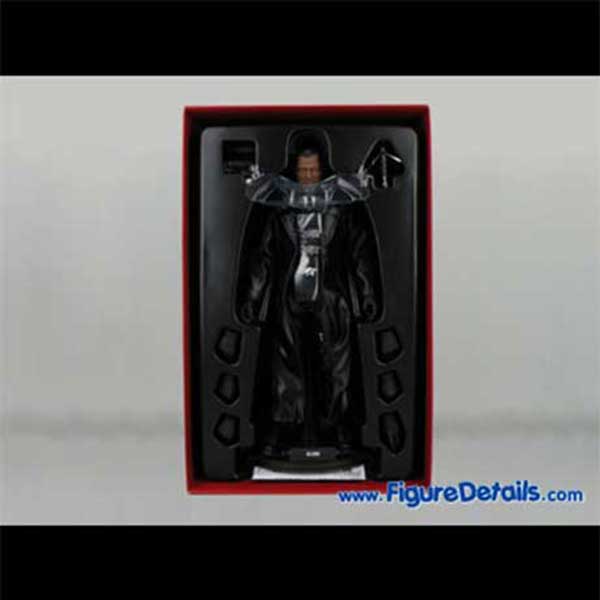 Hot Toys Blade II Packing and Action Figure mms113 6
