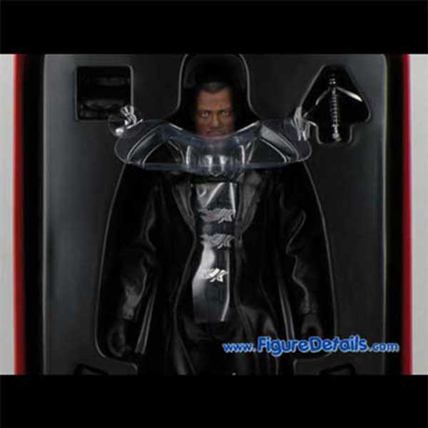 Hot Toys Blade II Packing and Action Figure mms113 7