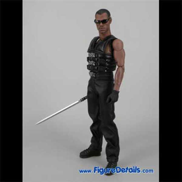Hot Toys Blade II Vest and Weapon Review mms113 4