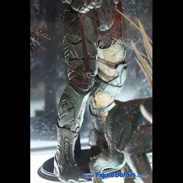 Hot Toys Tracker Predator with Hound Action Figure MMS147 8