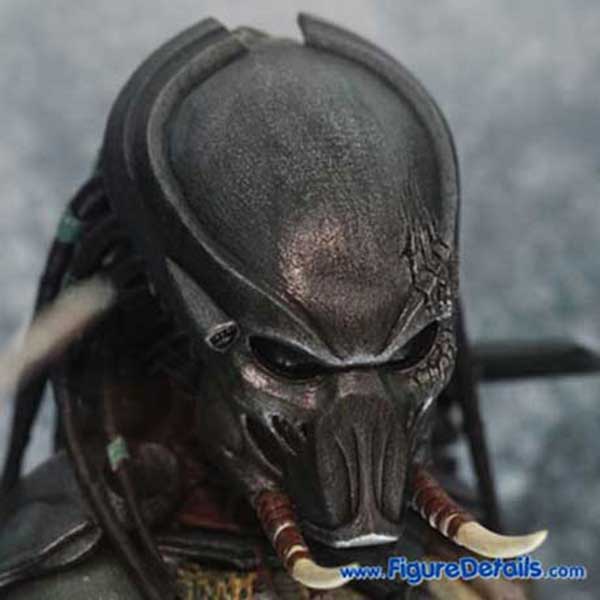 Hot Toys Tracker Predator with Hound Action Figure MMS147 3