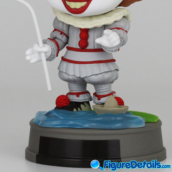 Hot Toys Pennywise with Balloon Cosbaby cosb684 360 Degree Review 7