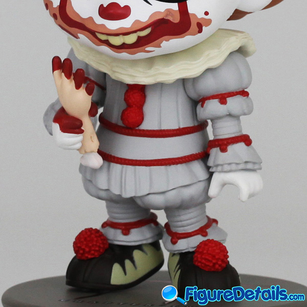 Hot Toys Pennywise with Broken Arm Cosbaby cosb685 360 Degree Review 7