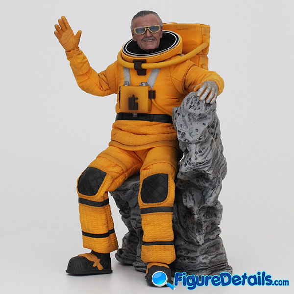 Hot Toys Stan Lee mms545 with Stand 360 Degree Review 2